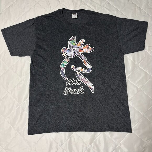 Fruit of the Loom Other - Her Buck Graphic T-Shirt Size L Dark Gray Camo‎ Deer Buck Hunt Outdoor Nature